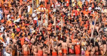 ভারতে করোনা বিপর্যয়ের জন্য ধর্মীয় ও রাজনৈতিক সমাবেশ দায়ী